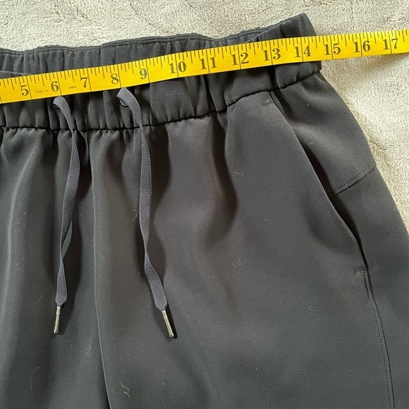 Lululemon Black Loose Fitting Ankle Length Pull on Pants Elastic Waist Ties 6 - Picture 8 of 9
